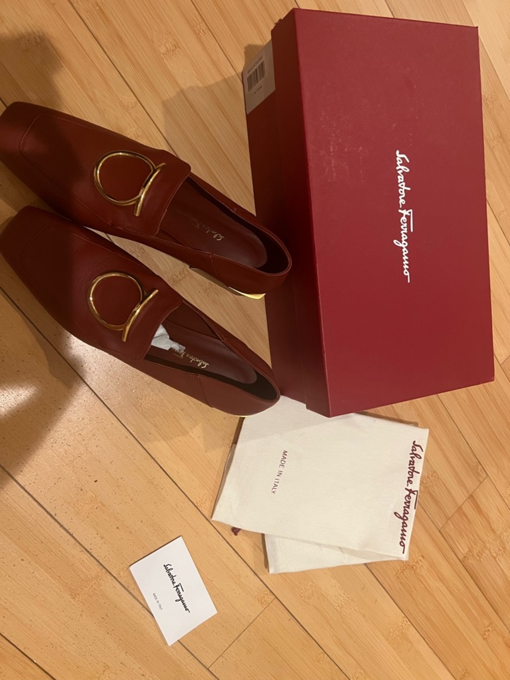 Salvatore Ferragamo calf leather pumps